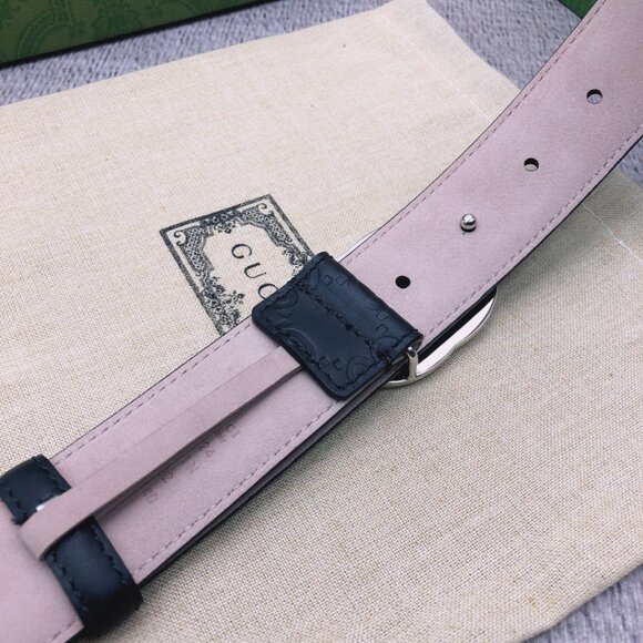 3.5 cm Width Women\'s Gucci GG Buckle Embossed Leather Belt Size 80/32